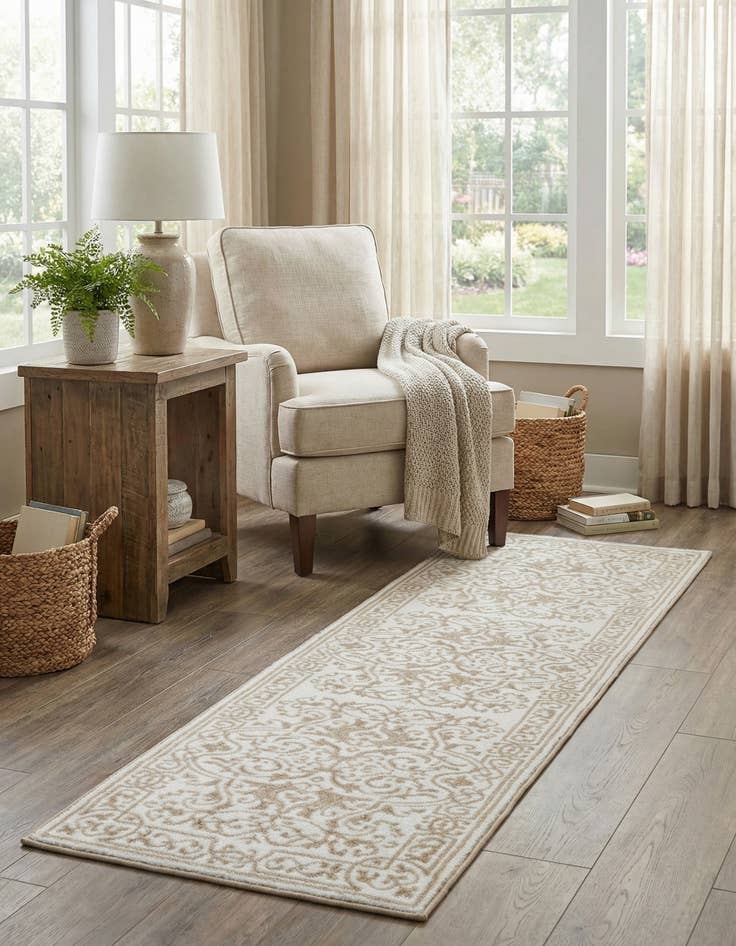 Detail image of 2' x 7' Hermitage Runner Rug