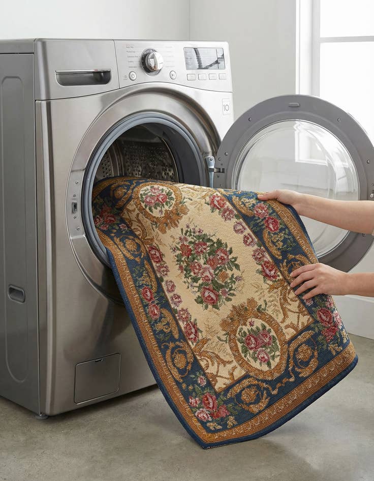 Detail image of 2' x 3'  Washable Traditional Indoor / Outdoor Rug