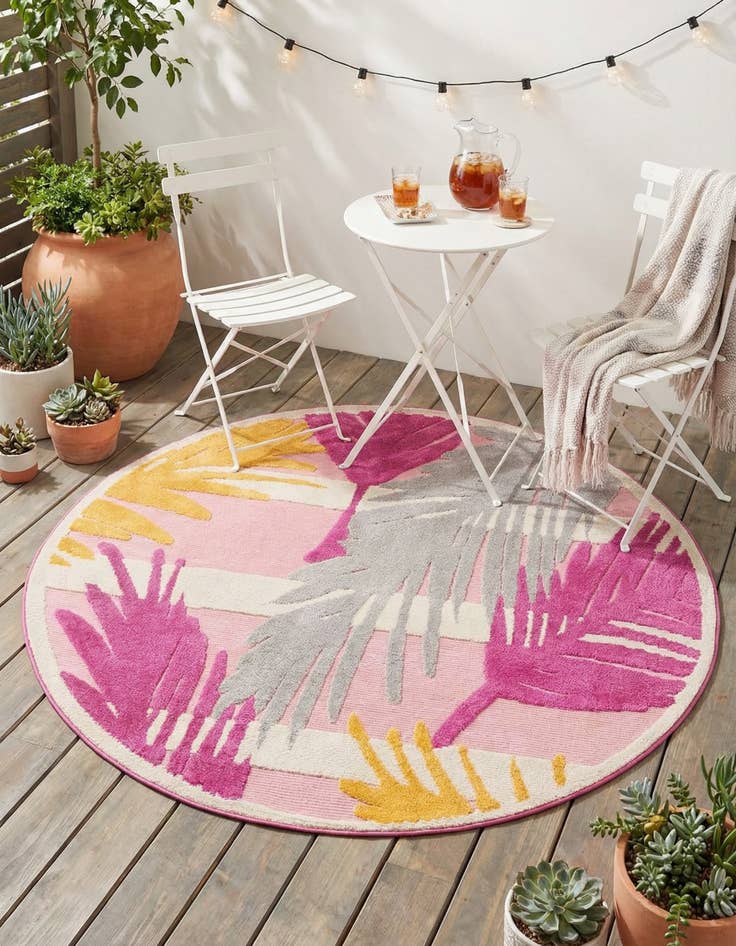 Detail image of 5' 3 x 5' 3 Easy-Clean Aruba Indoor / Outdoor Round Rug