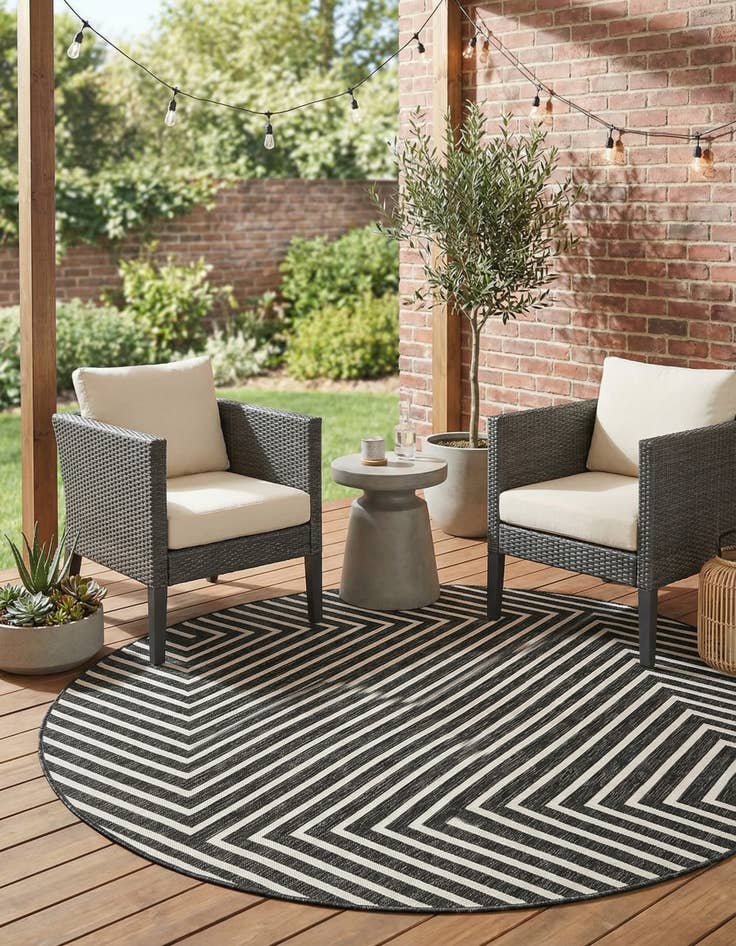 Detail image of  6' x 6'  Washable Modern Indoor / Outdoor Round Rug