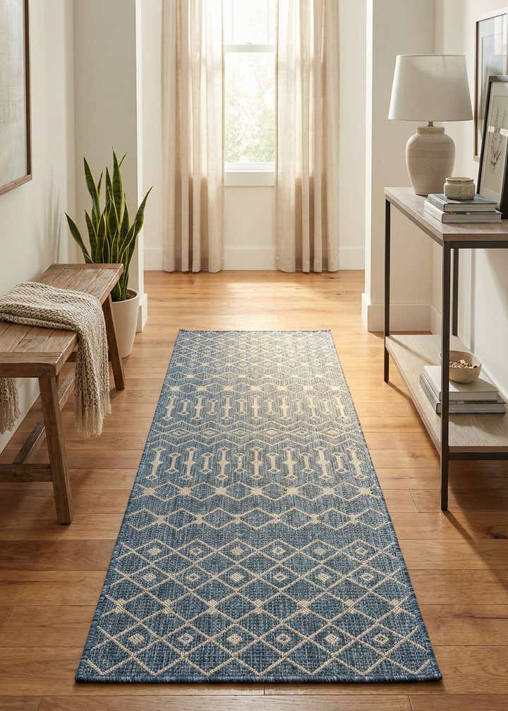 2' x 8' Easy-Clean Trellis Indoor / Outdoor Runner Rug