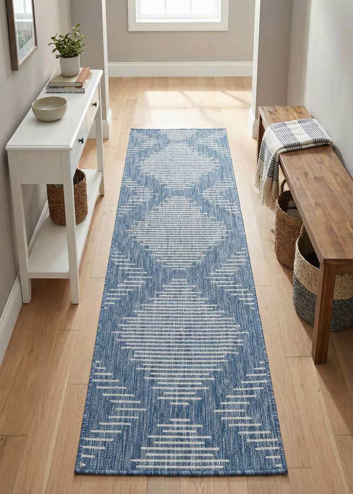 2' x 6' Easy-Clean Modern Indoor / Outdoor Runner Rug
