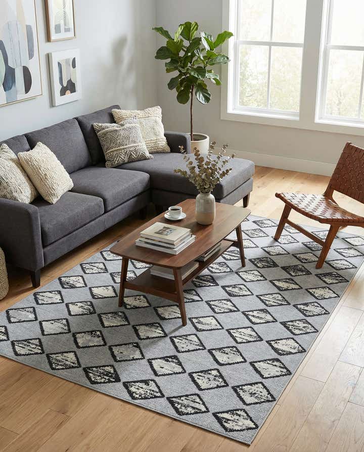 5' 3 x 7' 7 Easy-Clean Indoor / Outdoor Rug