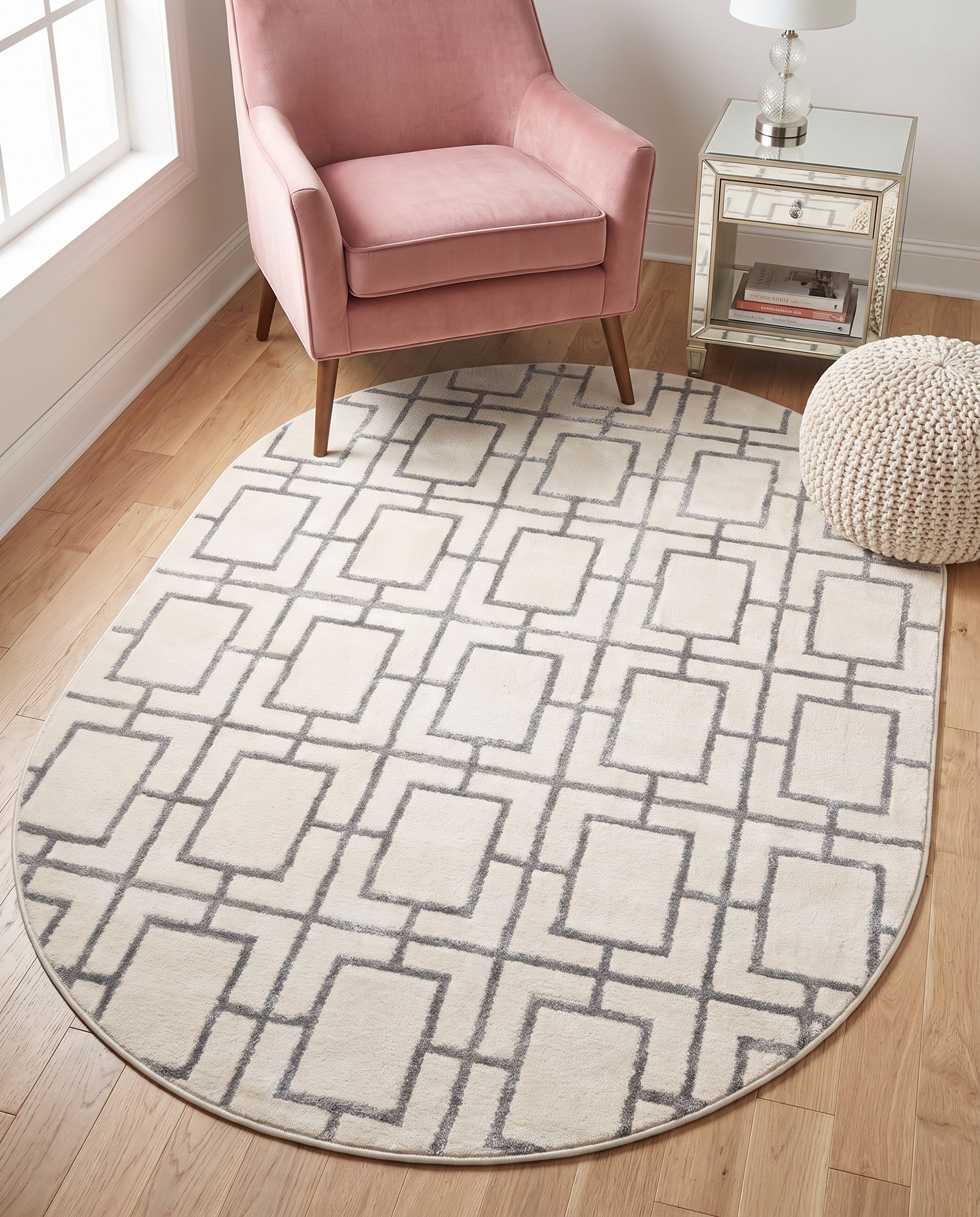 4' x 6' Marilyn Monroe™ Glam Deco Oval Rug