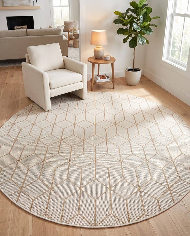 Detail image of 7' 10 x 7' 10 Easy-Clean Lattice Indoor / Outdoor Round Rug