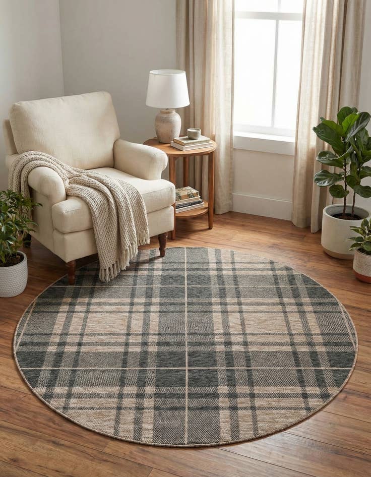 Detail image of 6' x 6'  Washable Checkered Indoor / Outdoor Round Rug