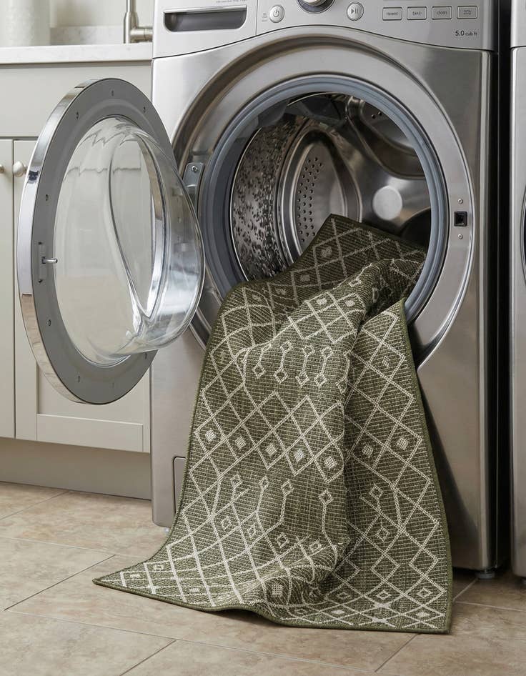 Detail image of 2' 7 x 12'  Washable Trellis Indoor / Outdoor Runner Rug