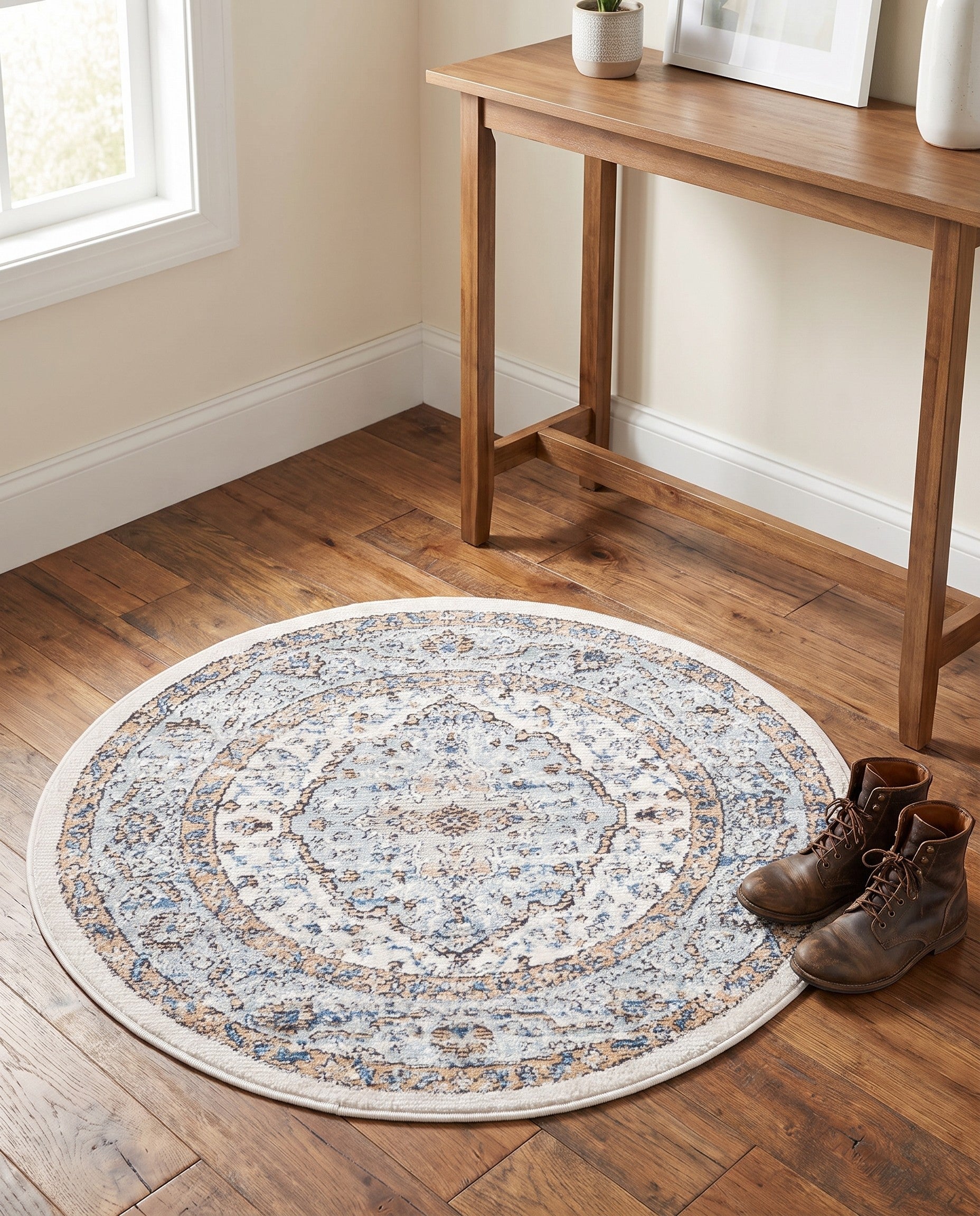 3' 3 x 3' 3 Nyla Round Rug