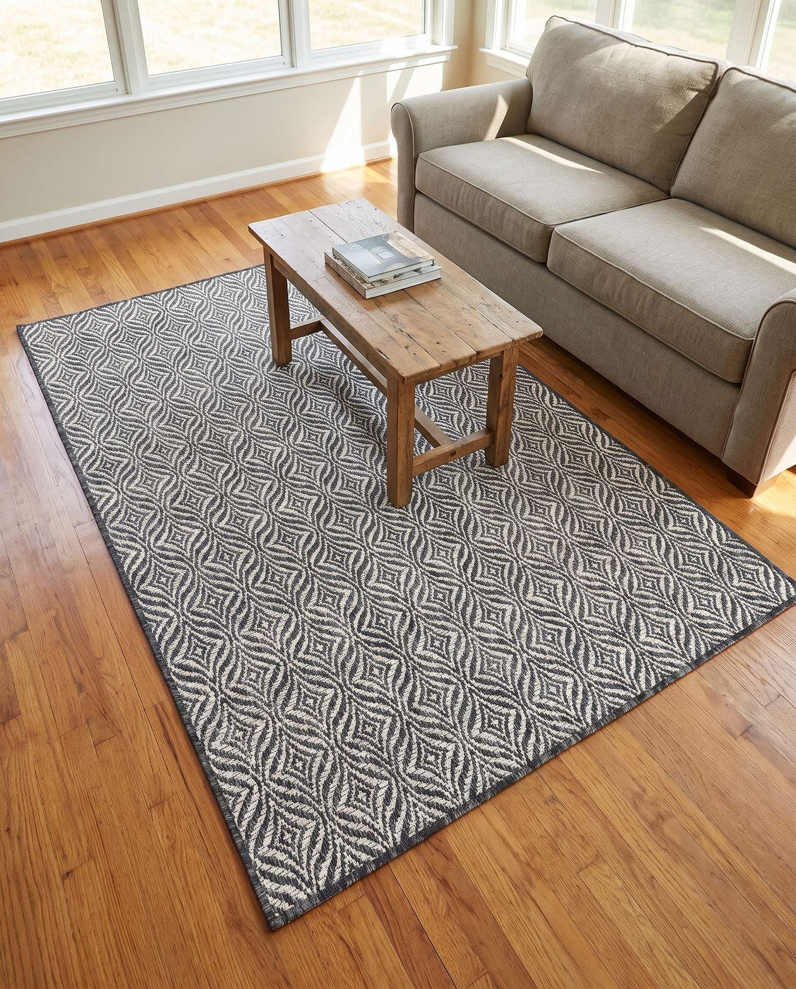 4' x 6' Easy-Clean Lattice Indoor / Outdoor Rug