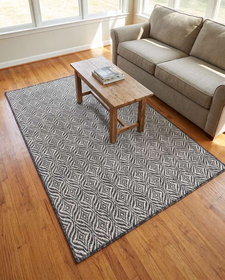 4' x 6' Easy-Clean Lattice Indoor / Outdoor Rug
