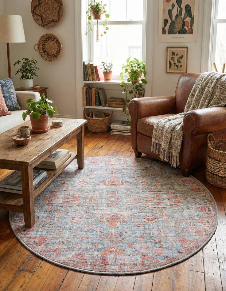 Detail image of 3' 3 x 3' 3  Washable Nostalgia Round Rug