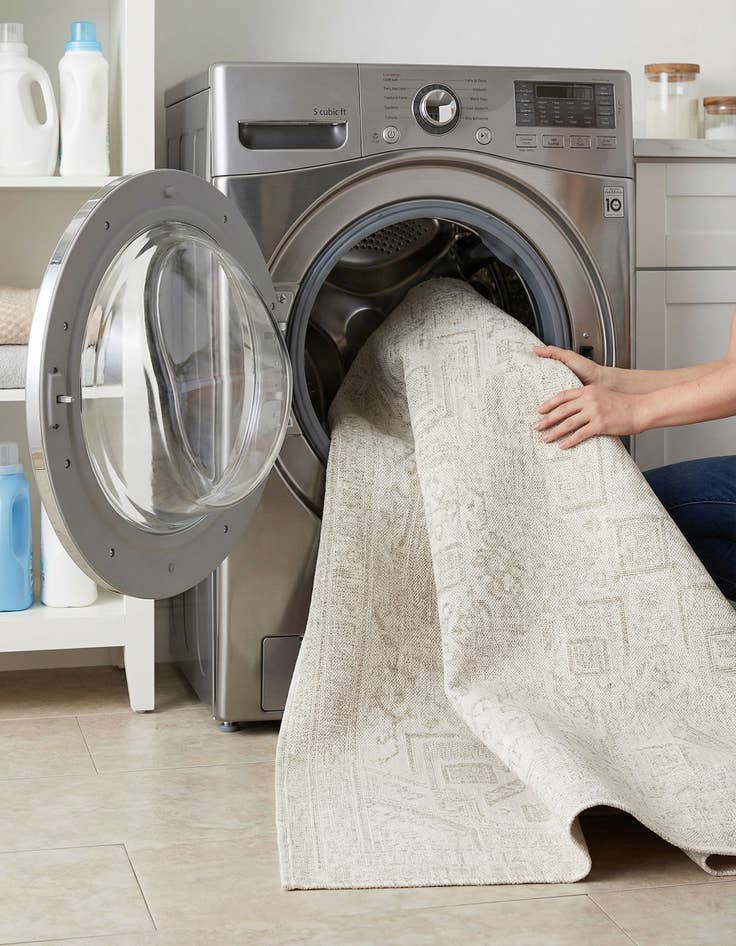 Detail image of  5' 3 x 8'  Washable Aztec Indoor / Outdoor Rug