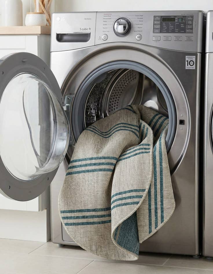 Detail image of 5' 3 x 8'  Washable Jill Zarin Anguilla Indoor / Outdoor Oval Rug