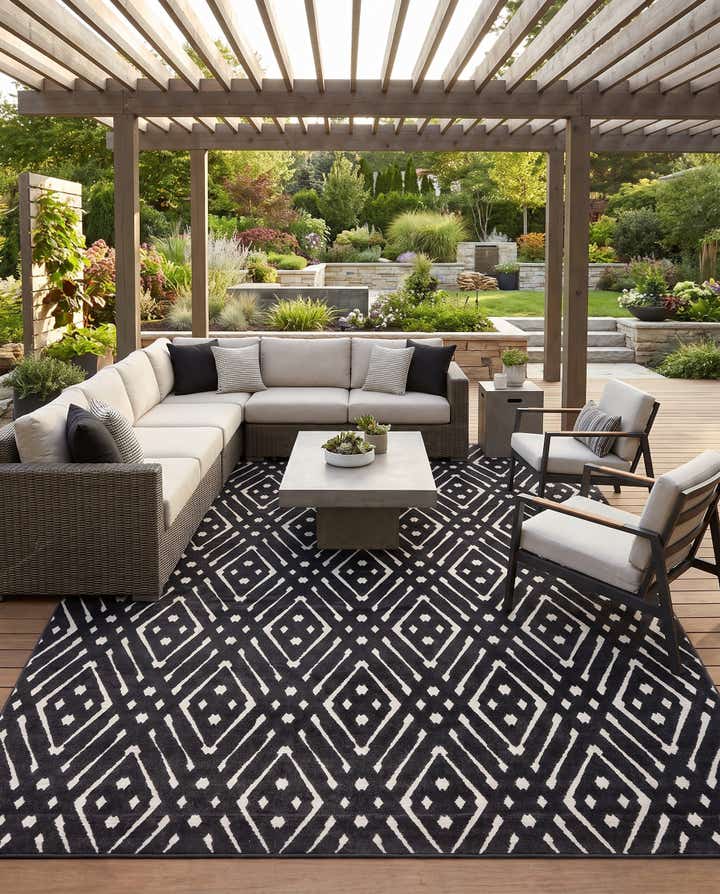 9' x 12' 2 Easy-Clean Sabrina Soto Ella Indoor / Outdoor Rug