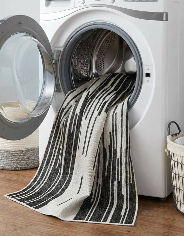 Detail image of 6' x 9'  Washable Modern Indoor / Outdoor Rug