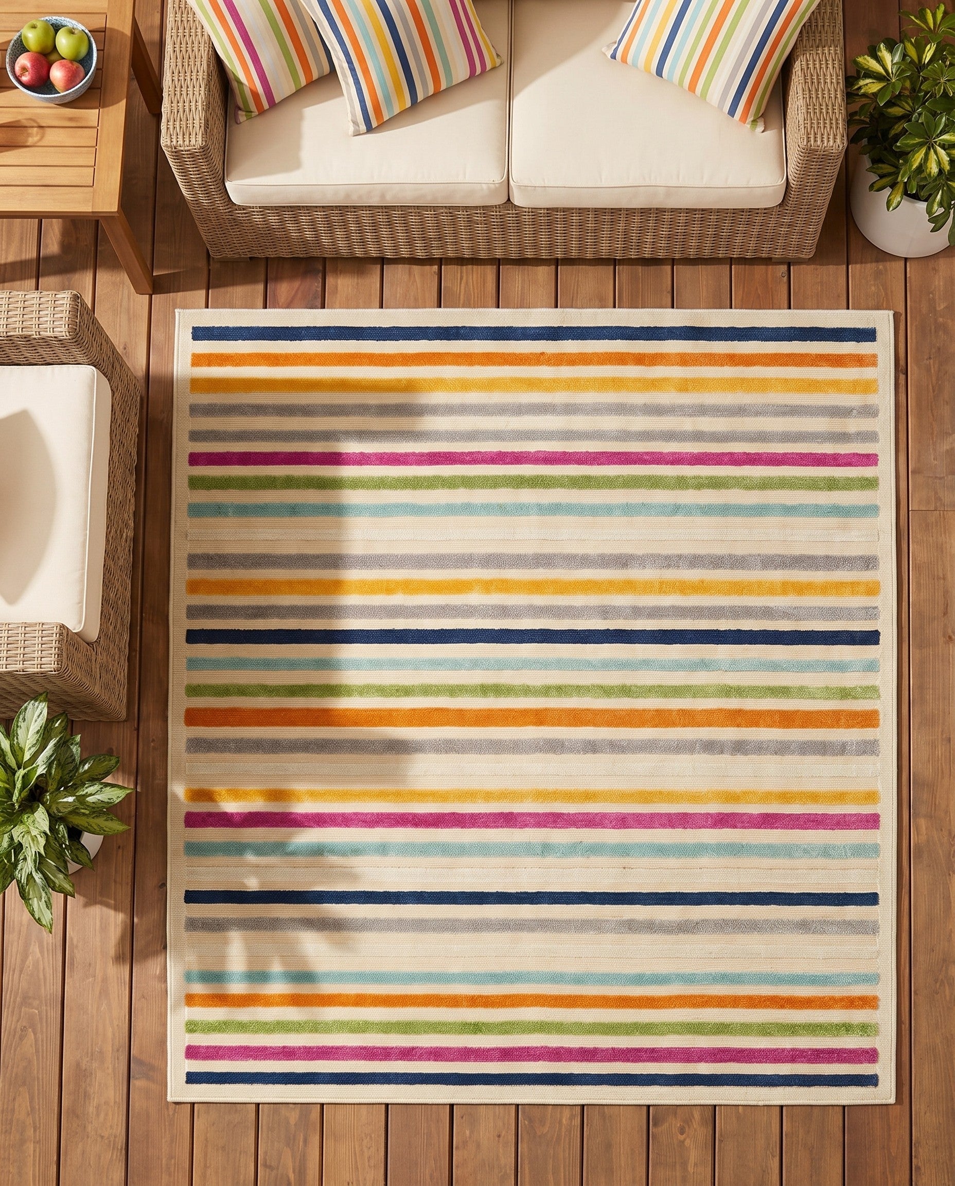 7' 10 x 7' 10 Easy-Clean Aruba Indoor / Outdoor Square Rug