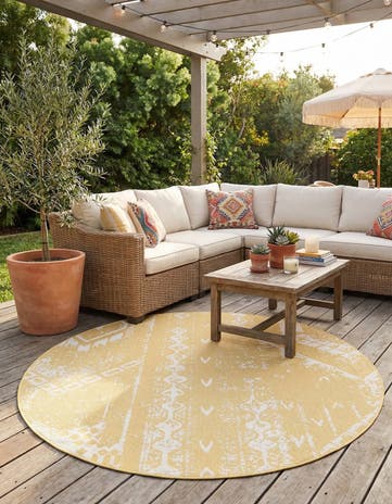7' 10 x 7' 10 Easy-Clean Bohemian Indoor / Outdoor Round Rug