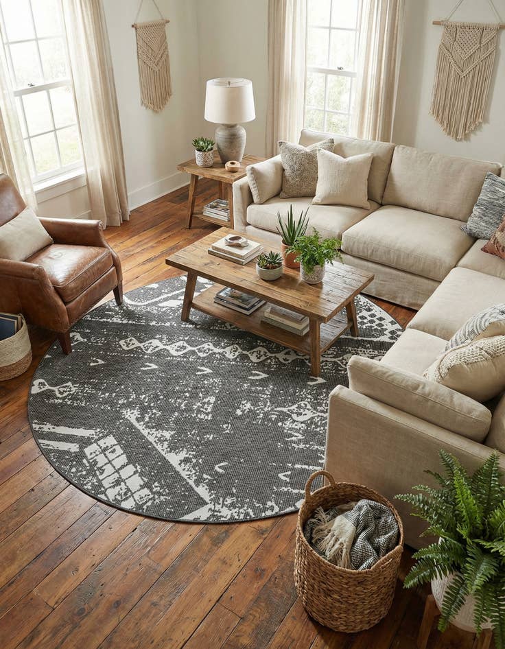 Detail image of 7' 10 x 7' 10 Easy-Clean Bohemian Indoor / Outdoor Round Rug