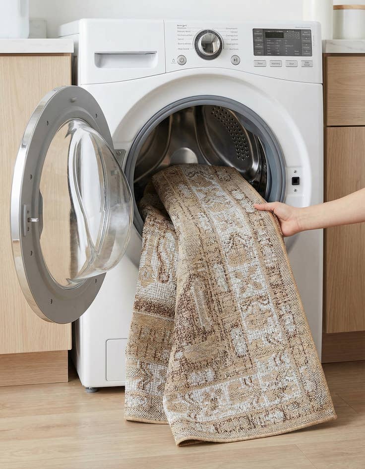 Detail image of 3' x 5' 3  Washable Traditional Indoor / Outdoor Rug