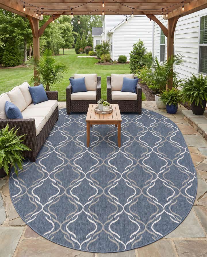 7' 10 x 10' Easy-Clean Lattice Indoor / Outdoor Oval Rug