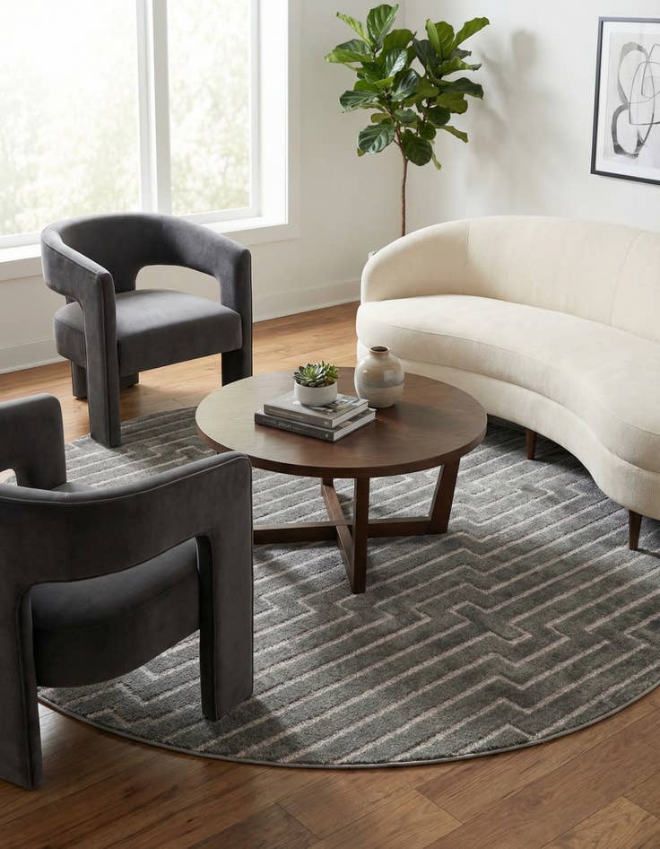 Detail image of  7' 10 x 7' 10 Vogue Geo Round Rug