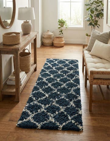 2' x 6' Lattice Shag Runner Rug