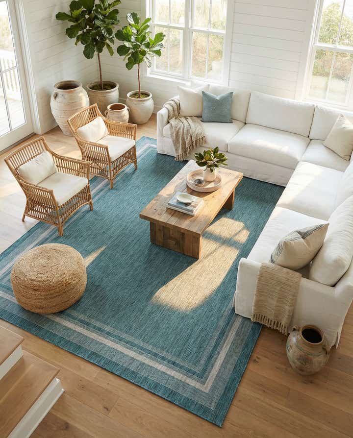 10' x 13' Easy-Clean Border Indoor / Outdoor Rug