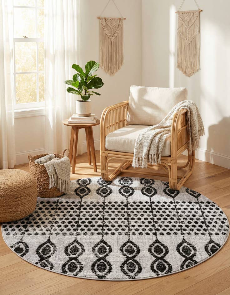 Detail image of 7' x 7' Cherokee Round Rug