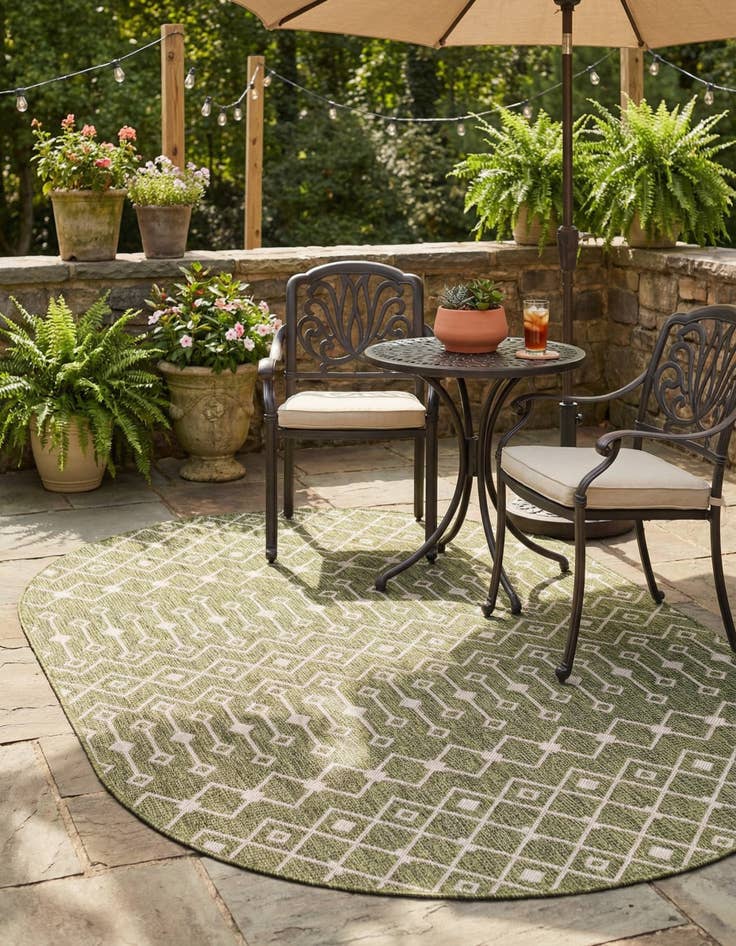 Detail image of 5' 3 x 8' Easy-Clean Lattice Indoor / Outdoor Oval Rug