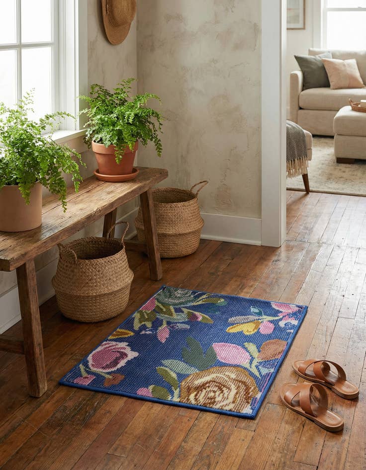 Detail image of 1' 4 x 1' 4 Blossom Sample Rug