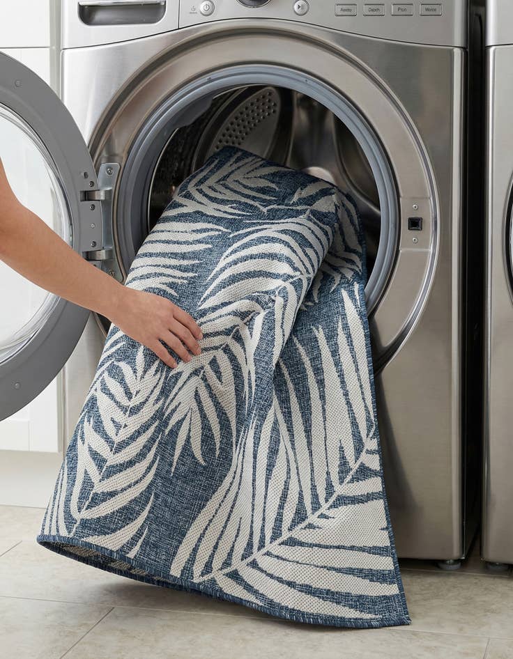 Detail image of 5' 3 x 7'  Washable Botanical Indoor / Outdoor Rug