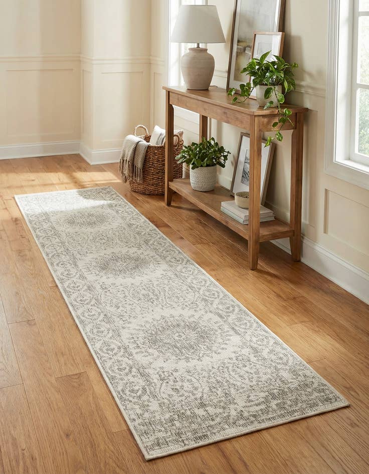 Detail image of 2' x 8'  Washable Traditional Indoor / Outdoor Runner Rug
