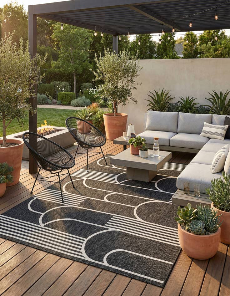 Detail image of  7' x 10'  Washable Modern Indoor / Outdoor Rug