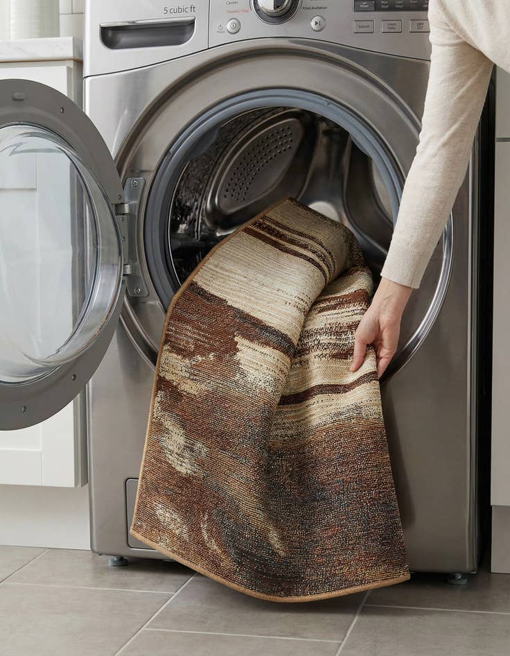 Detail image of 2' 2 x 3'  Washable Modern Indoor / Outdoor Rug