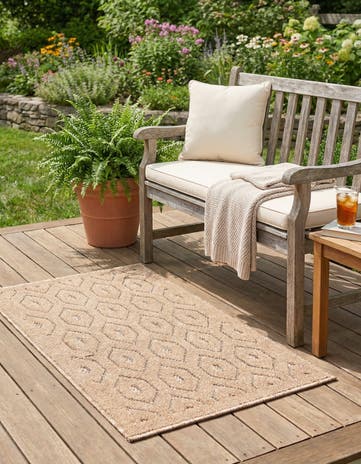 2' x 3' Easy-Clean Trellis Textured Indoor / Outdoor Rug