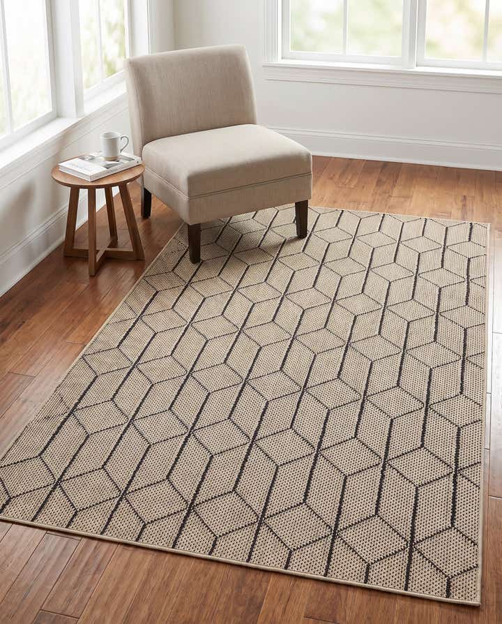 4' 1 x 6' 1 Easy-Clean Trellis Indoor / Outdoor Rug