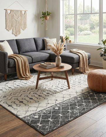 7' 10 x 7' 10 Moroccan Trellis Square Rug