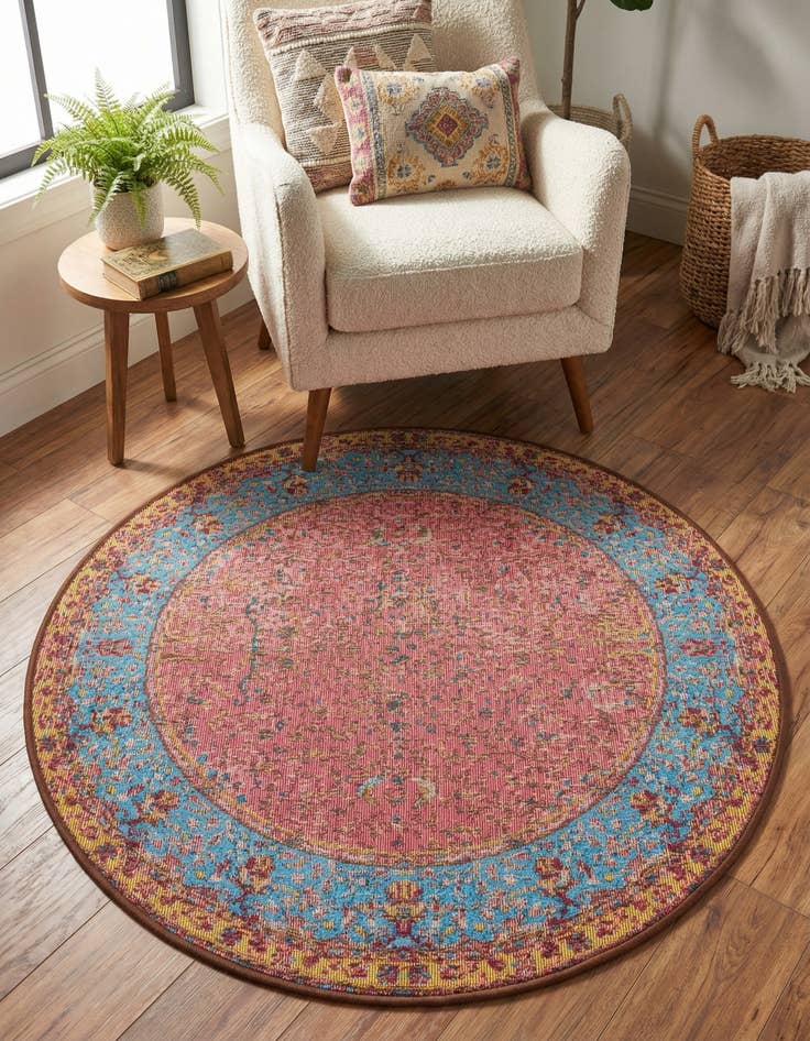 Detail image of  3' 1 x 3' 1  Washable Traditional Indoor / Outdoor Round Rug