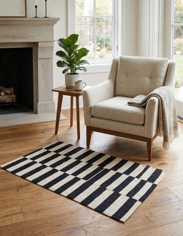 2' 6 x 3' 10 Hand Woven Kilim Modern Wool Rug