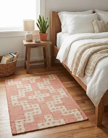 Rose and White Hand Woven Kilim Wool Rug
