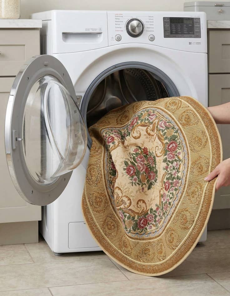 Detail image of  4' x 4'  Washable Traditional Indoor / Outdoor Round Rug