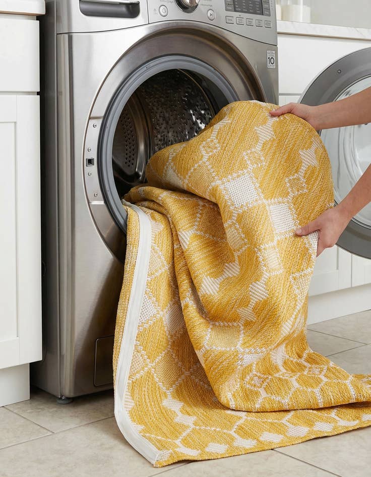 Detail image of 4' x 6'  Washable Trellis Indoor / Outdoor Rug