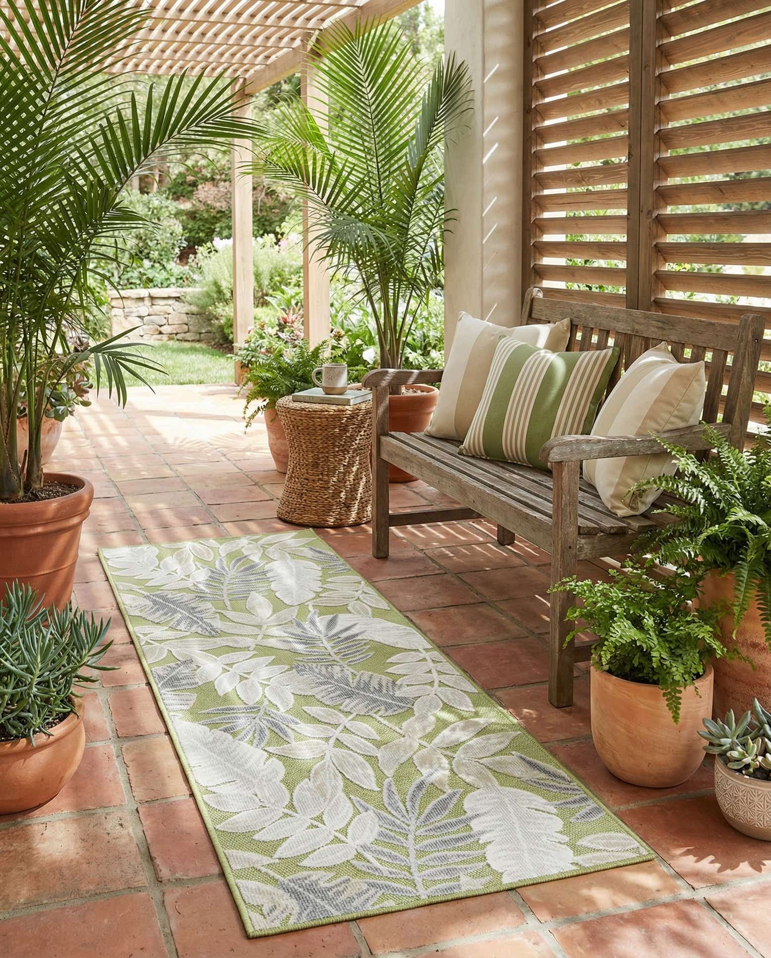 2' 2 x 6' Easy-Clean Botanical Indoor / Outdoor Runner Rug
