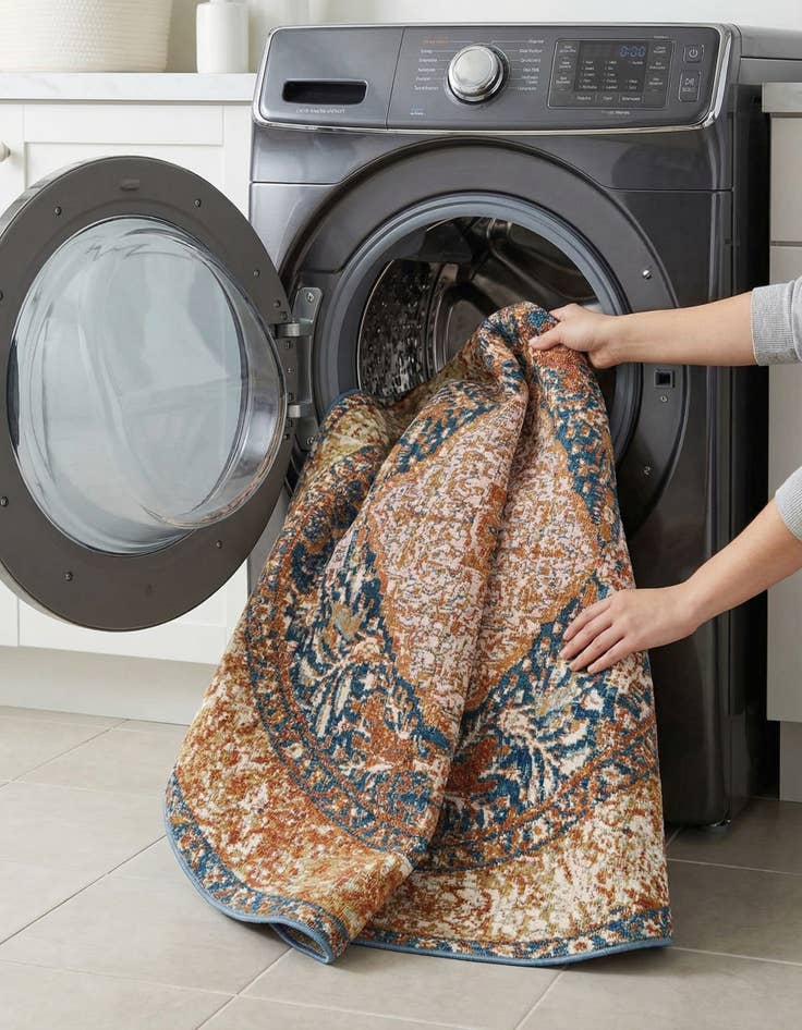 Detail image of  6' x 6'  Washable Traditional Indoor / Outdoor Round Rug