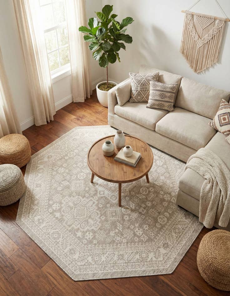 Detail image of 7' 10 x 7' 10 Easy-Clean Aztec Indoor / Outdoor Octagon Rug
