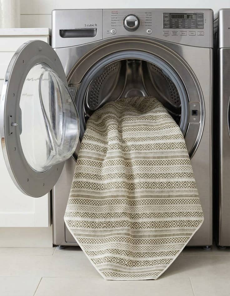 Detail image of 5' 3 x 5' 3  Washable Striped Indoor / Outdoor Octagon Rug