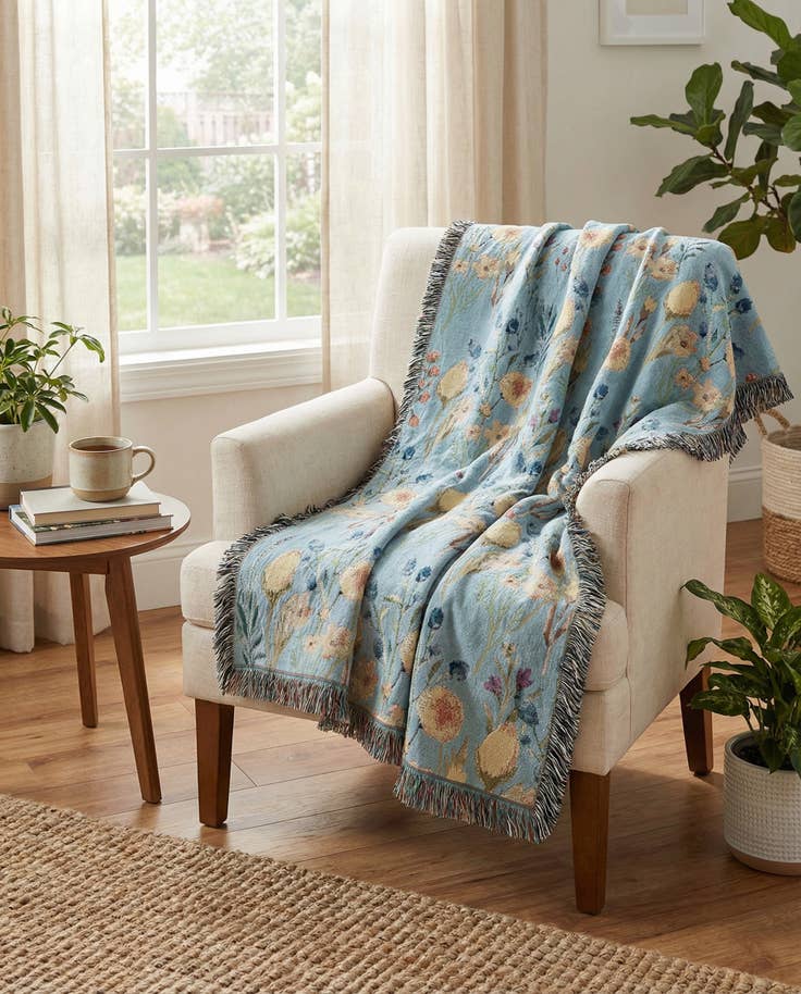 Detail image of 4' 6 x 6' Floral-Yellow Bloom Throw Blanket