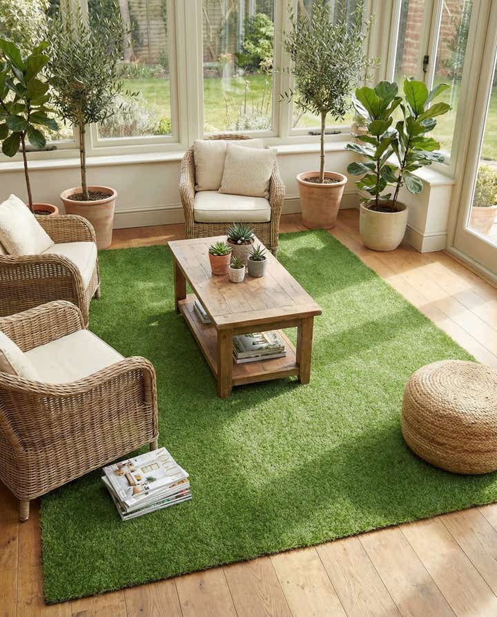 7' 10 x 10' Easy-Clean Grass Indoor / Outdoor Rug
