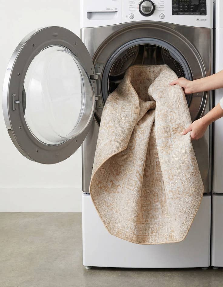 Detail image of 5' 3 x 5' 3  Washable Aztec Indoor / Outdoor Octagon Rug