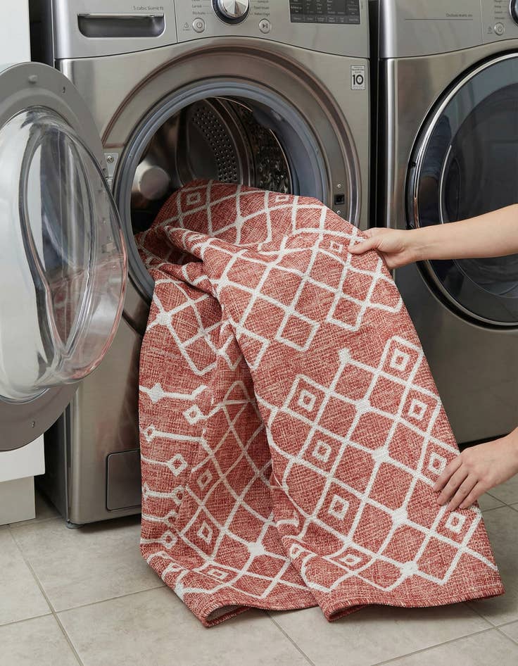 Detail image of 7' x 10'  Washable Trellis Indoor / Outdoor Rug